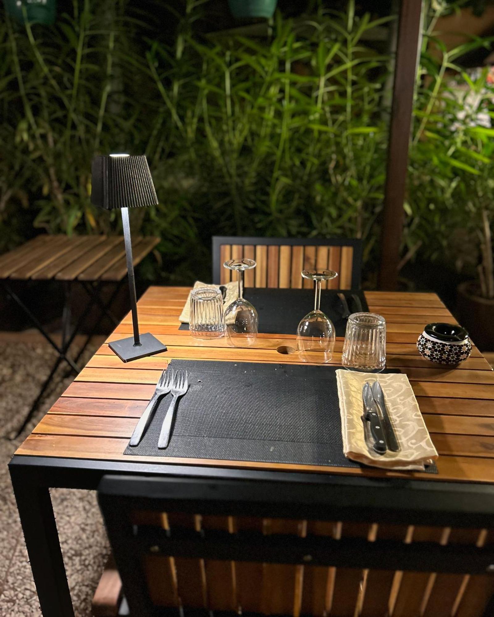 Auberge De Pachoquin Meounes-les-Montrieux エクステリア 写真